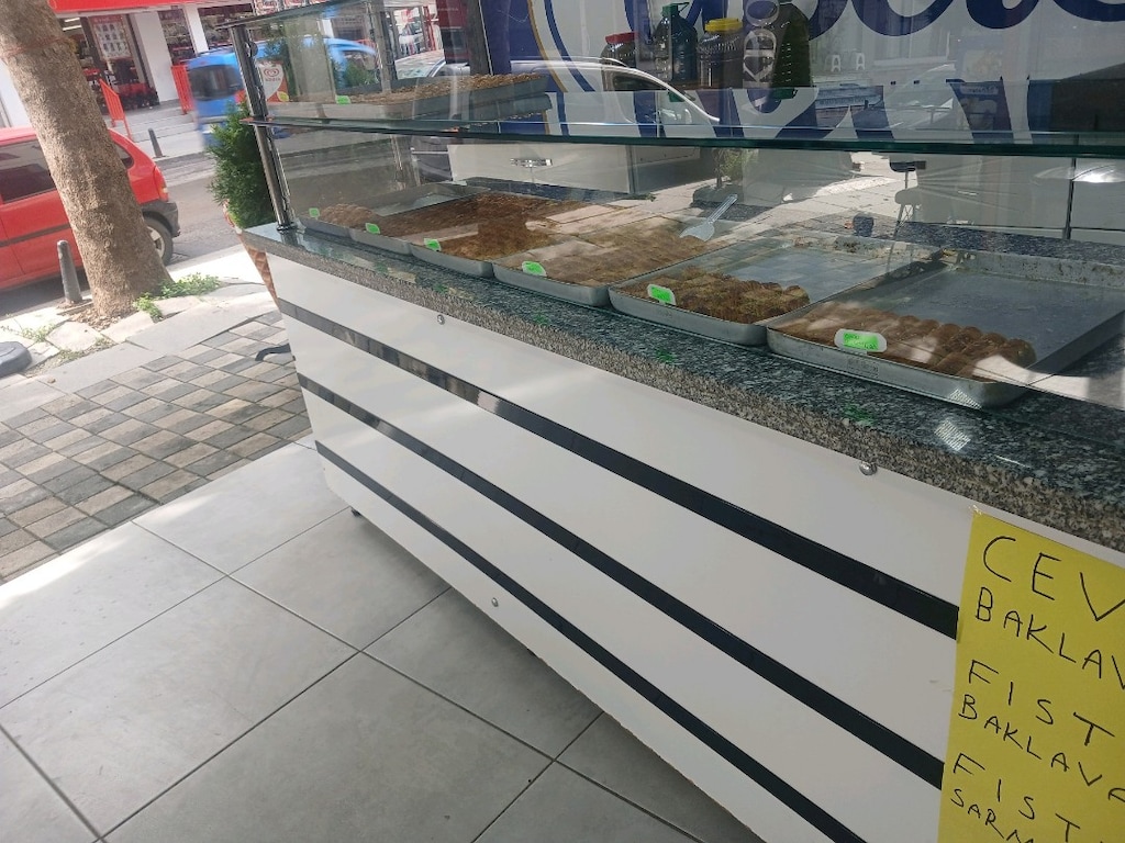 Baklava tezgahı mermer ve dolapla beraber - 3