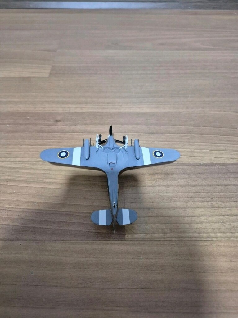Hawker Hurricane Mk.IIc maket uçak (1:72 ölçek) - 8