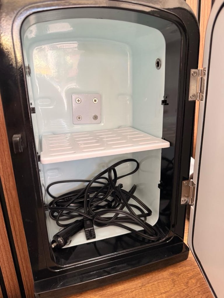 Süt Dolabı 6 lt Kapasiteli - 4