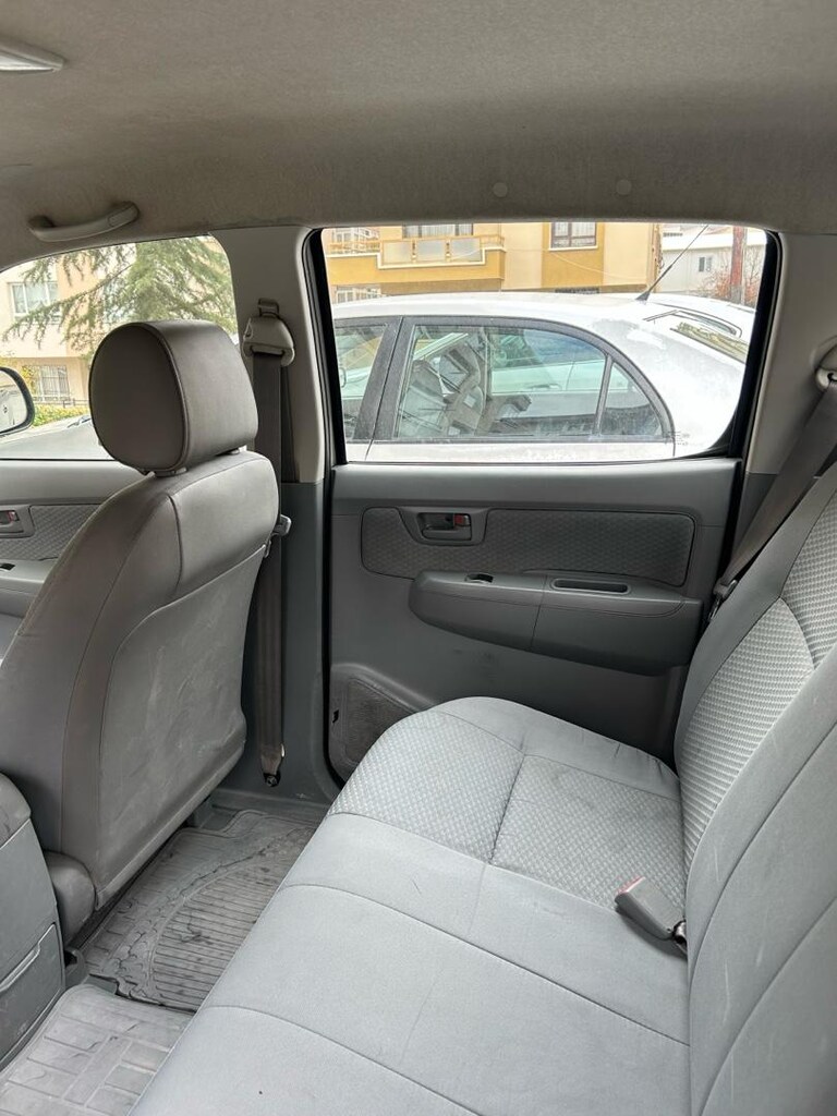 Toyota Hilux Comfort 2.5 4x2 - 10
