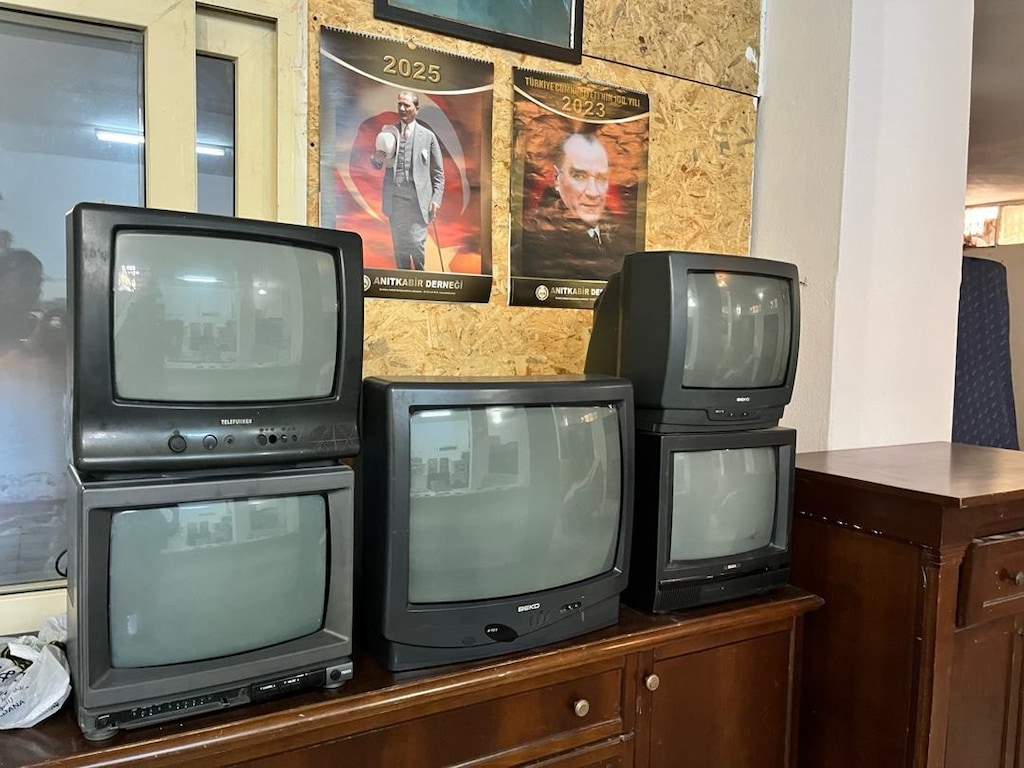 tüplü küçük Tv çalışır durumda - 2