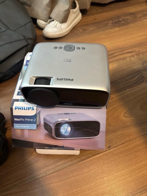 Sıfır kaliteli projeksiyon(Philips Neopix prime2)