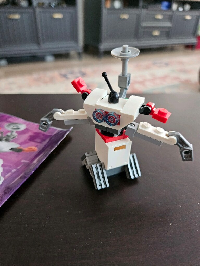 LEGO Creator 11938 Robot - 2