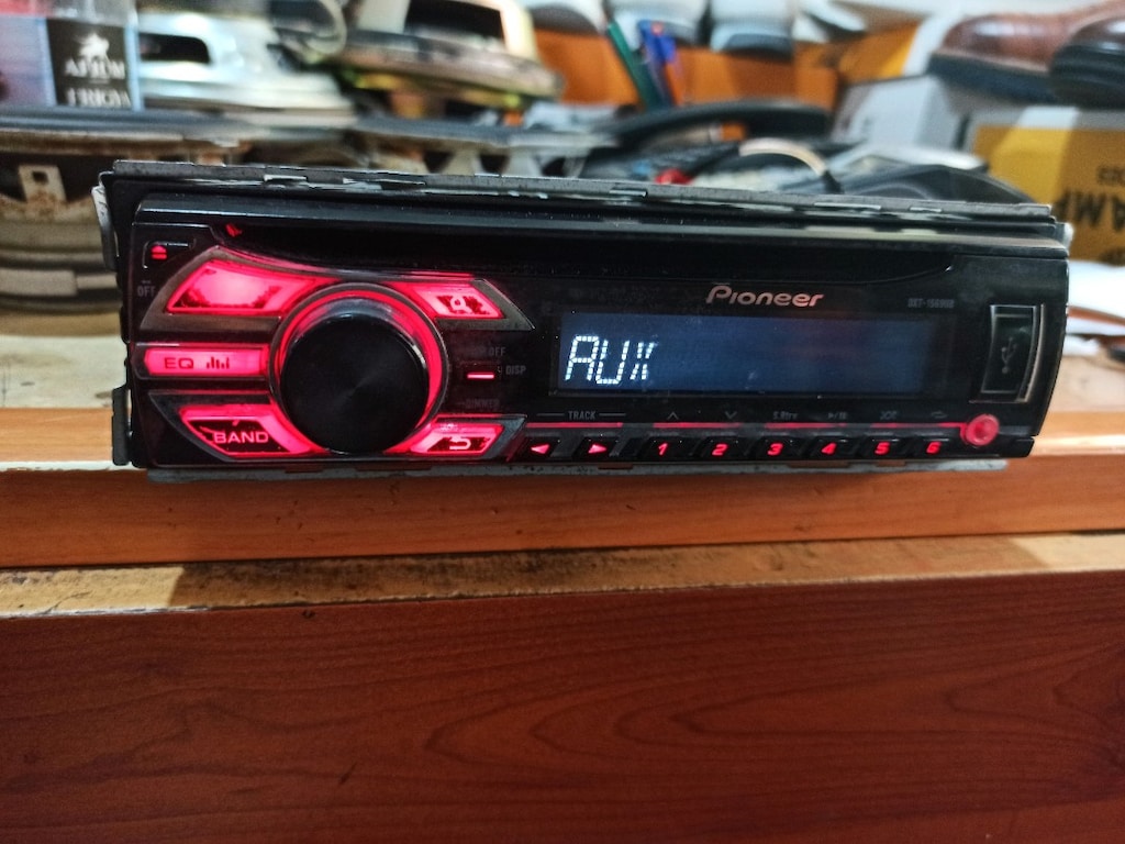 Pioneer USB AUX RADYO CD tek anfi çıkışli oto teyp sorunsuz - 3
