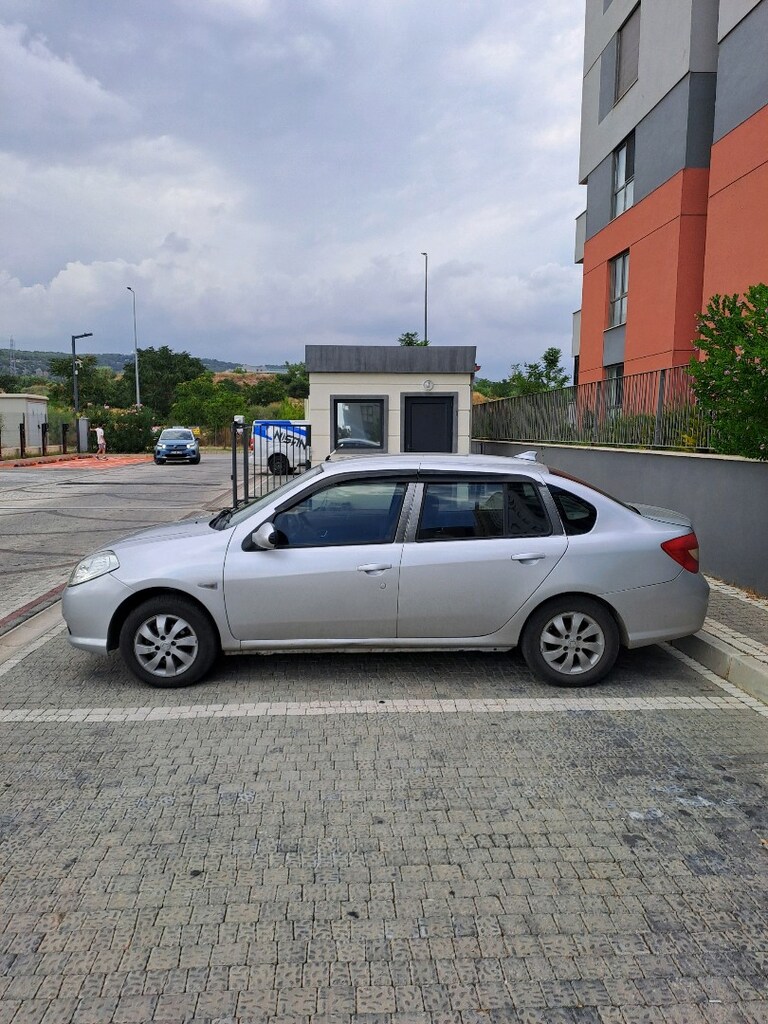 renault symbol 2011 - 3
