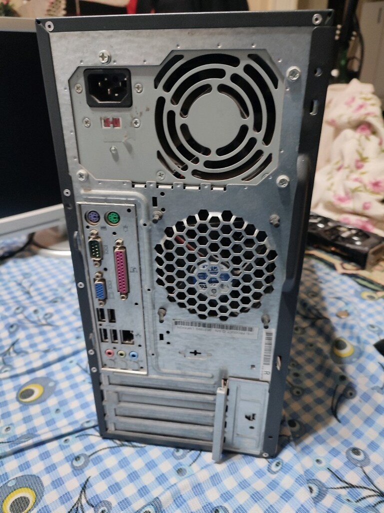 LENOVO MARKA IBM BİLGİSAYAR KASASI ARIZALI!!!! - 17