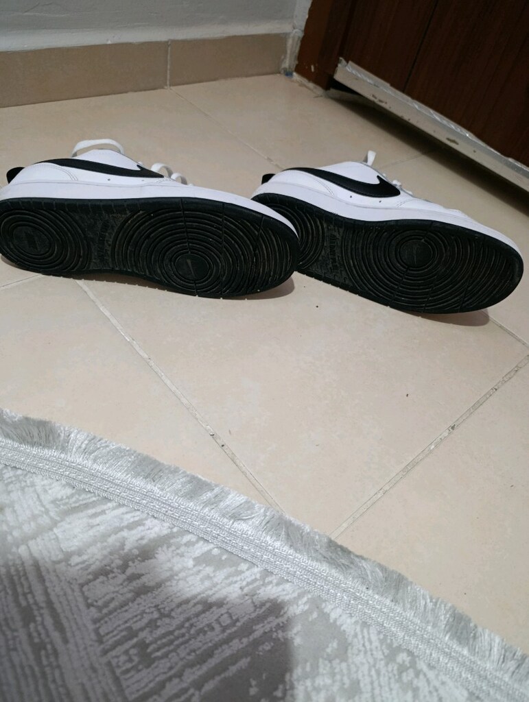 Nike Kutulu 2 kez kullandım gönül rahatlığı ile alıp kullanabilirsin - 5
