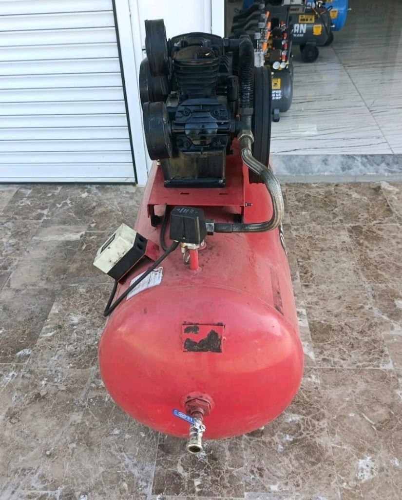 500 litre 2.el hava kompresörü tertemiz servis bakımlıdır - 3