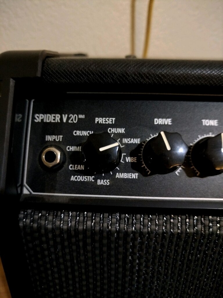 LINE 6 SPIDER V20 MKII-20 WATT ELEKTRO GİTAR AMFİSİ+GİTAR JAG KABLOSU - 4