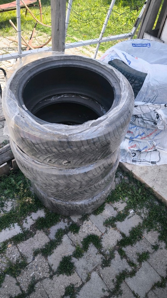 sıfır ayarında 235 45 18 Continental lastik - 2