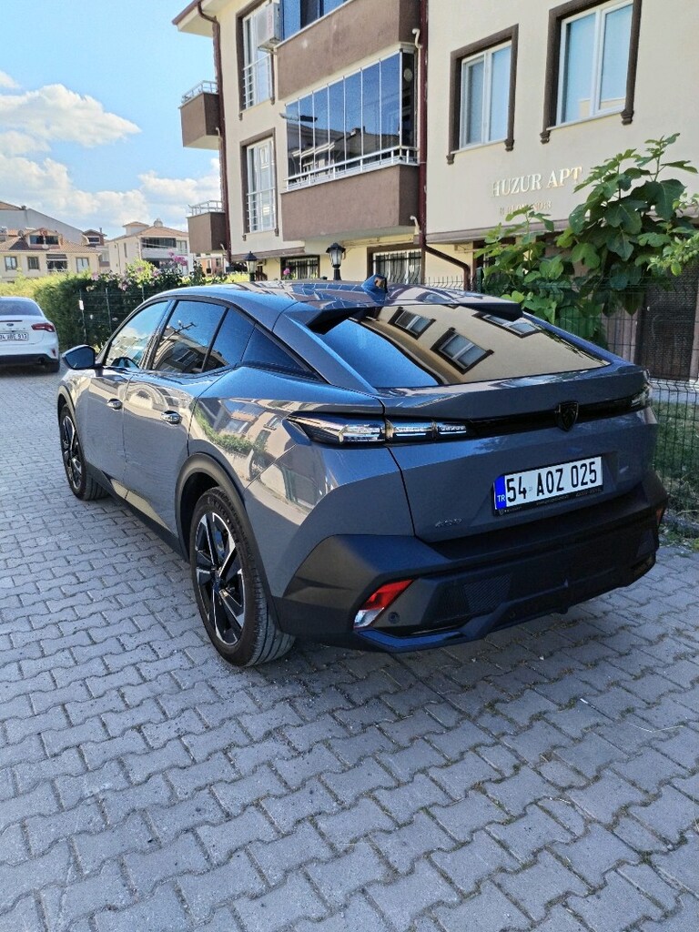 Hibrit peugeot 408 - 4