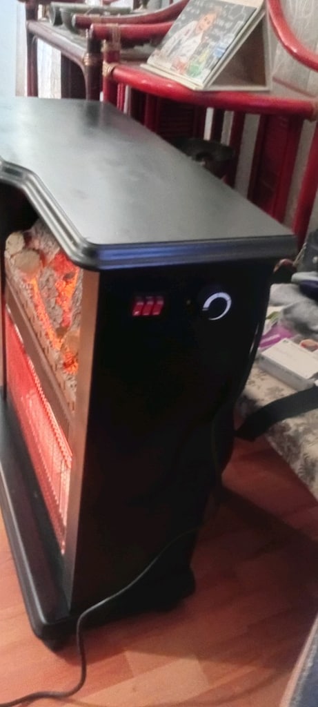 ŞÖMİNE TİPİ. 2400 WATT. 4. TÜPLÜ. 2 KADEMELİ İNTRAFUJ ELEK SOBASI - 3