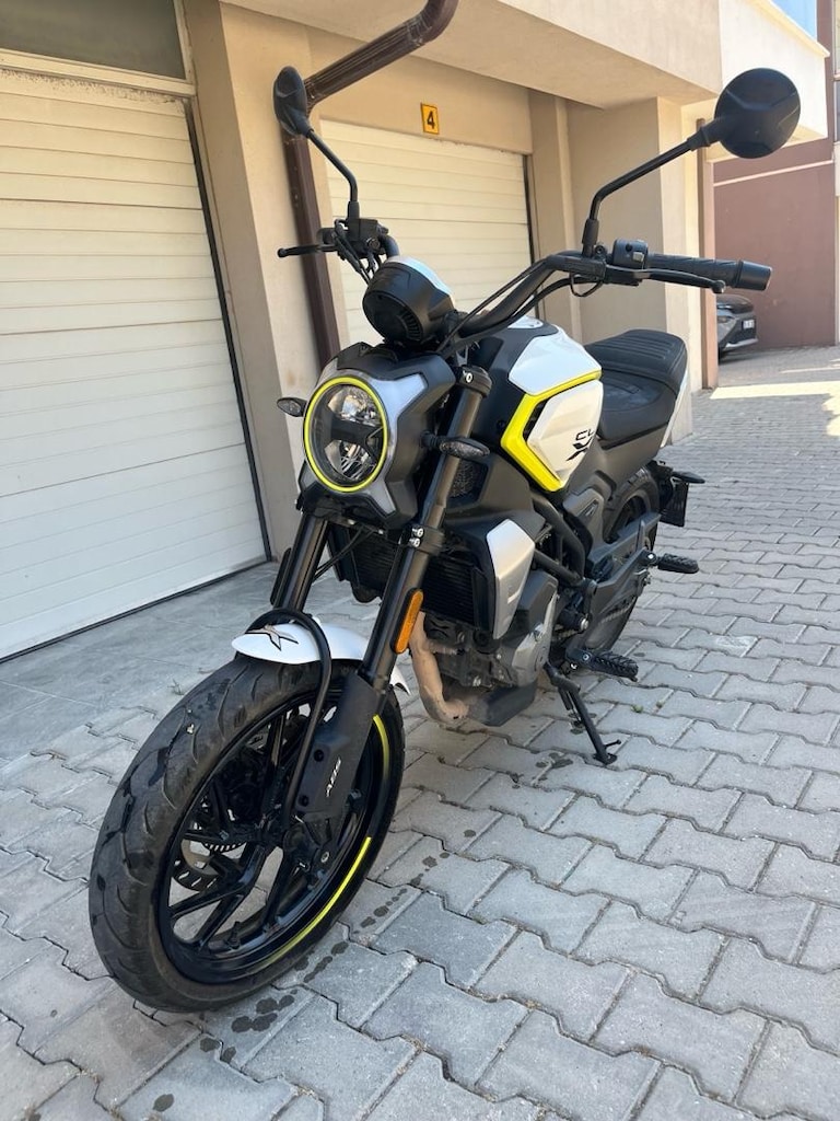 İlk Sahibinden - Garaj Motoru - Sadece 3.500 km'de! - 3