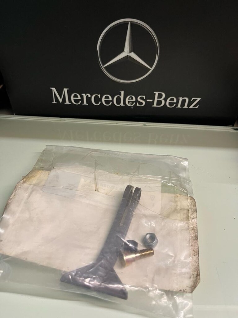 Mercedes w124 Kaput açma mandalı - 2