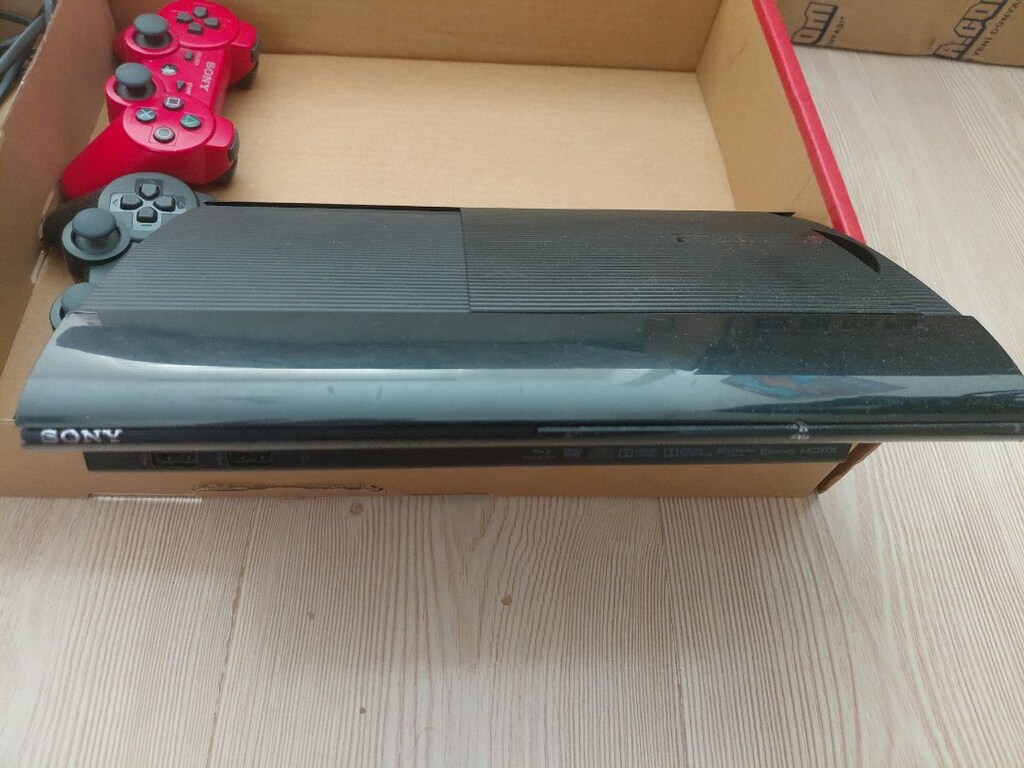 60 oyun yüklü PlayStation 3. - 2