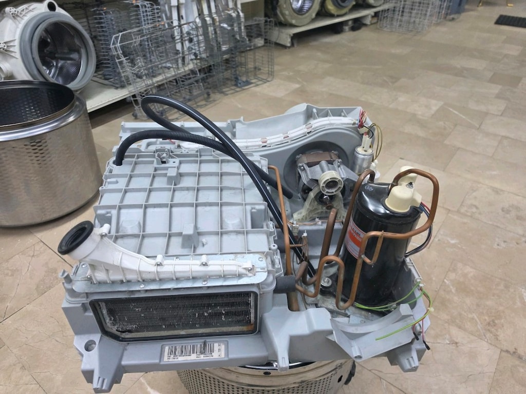 Bosch WTW86260TR Isı Pompalı Kurutma Makinesi Kompresör Blok Orijinal - 11