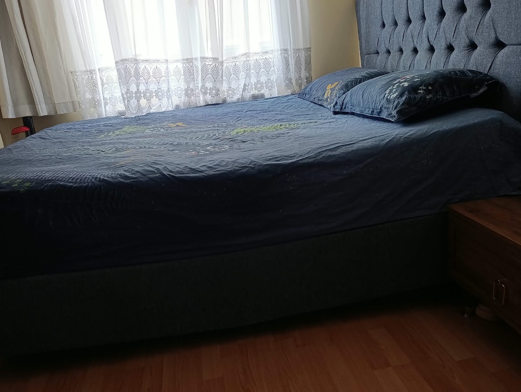 Komple yatak odası takımı, dolap + karyola + şifonyer + 2 komodin