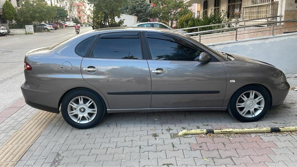 2003 model Seat Cordoba 1.4 Signo Otomatik - 2