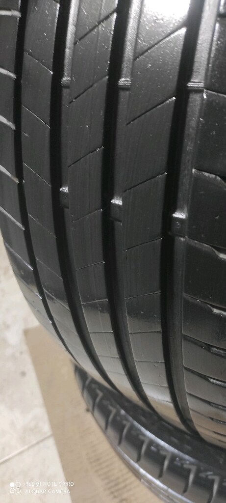 205/55/17 DİŞ DERİNLİĞİ HARİKA BRİDGESTONE MARKA 2 ADET TOPLAM 3150 tl - 3