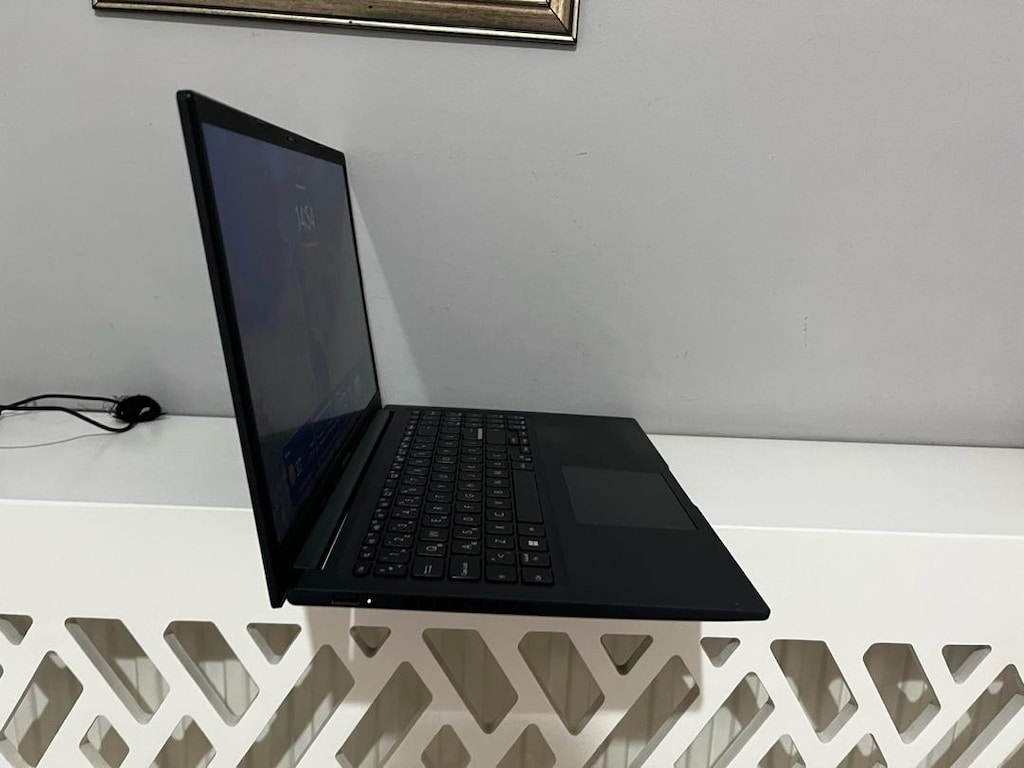 ASUS Vivobook laptop - 11
