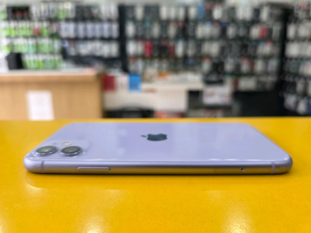 iPhone 11 64GB. Orijinal Tertemiz Lila Renk. Face ID, True Tone Aktif - 3
