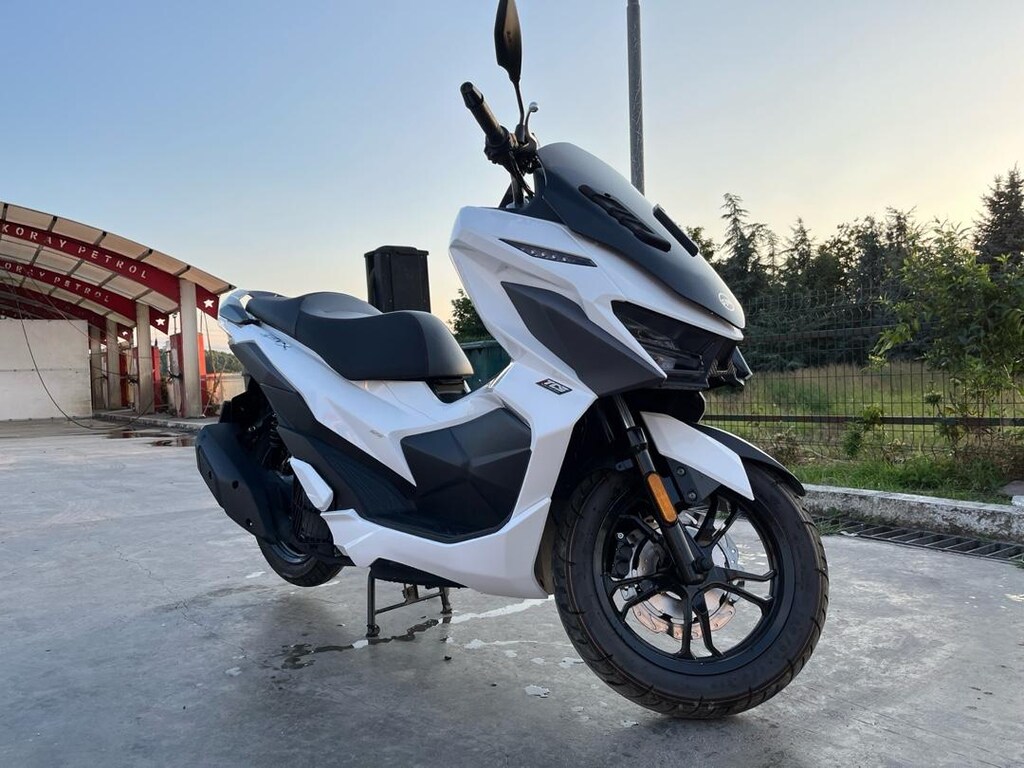 Temiz sıfır ayarında scooter motosiklet - 4