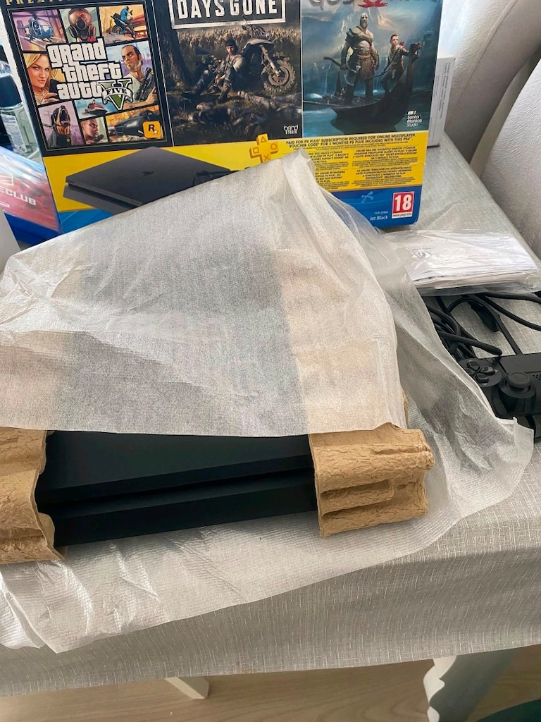 PS4 SLİM sıfır ayarında