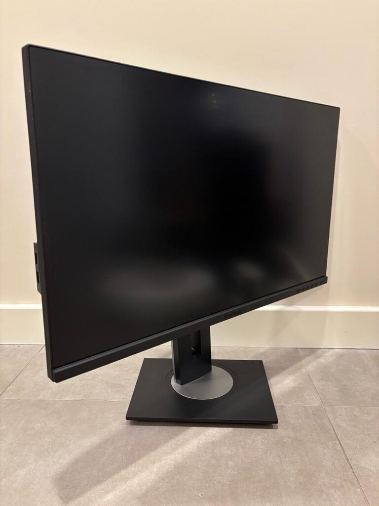 Sıfır Gibi ViewSonic VG2756-4K 27" IPS Monitör Type-C / Pivot - 4