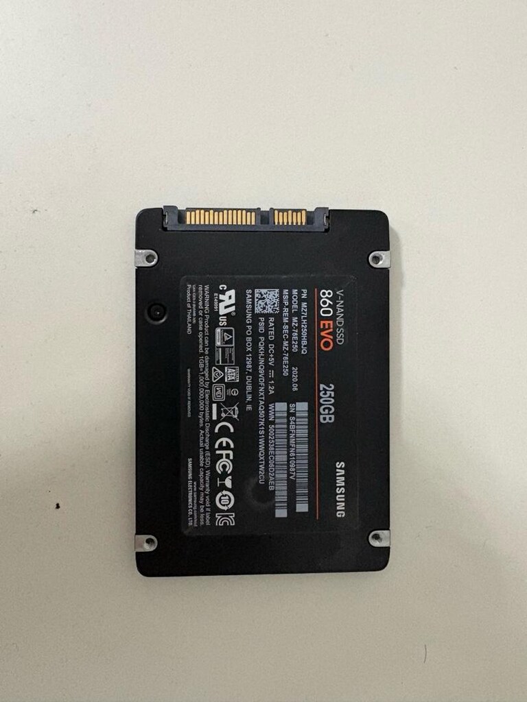 Samsung 860 EVO 256 GB SSD - 2