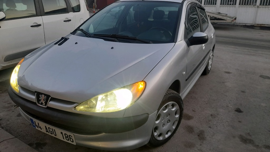 2005 model PEUGEOT 206 - 7