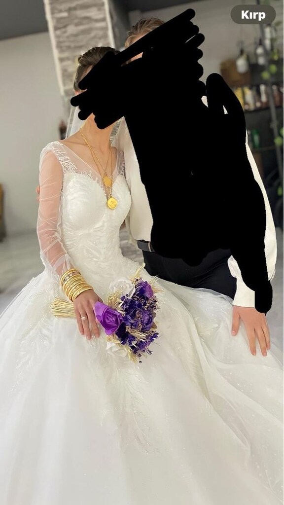 Beyaz kuyruklu işlemeli gelinlik - 4