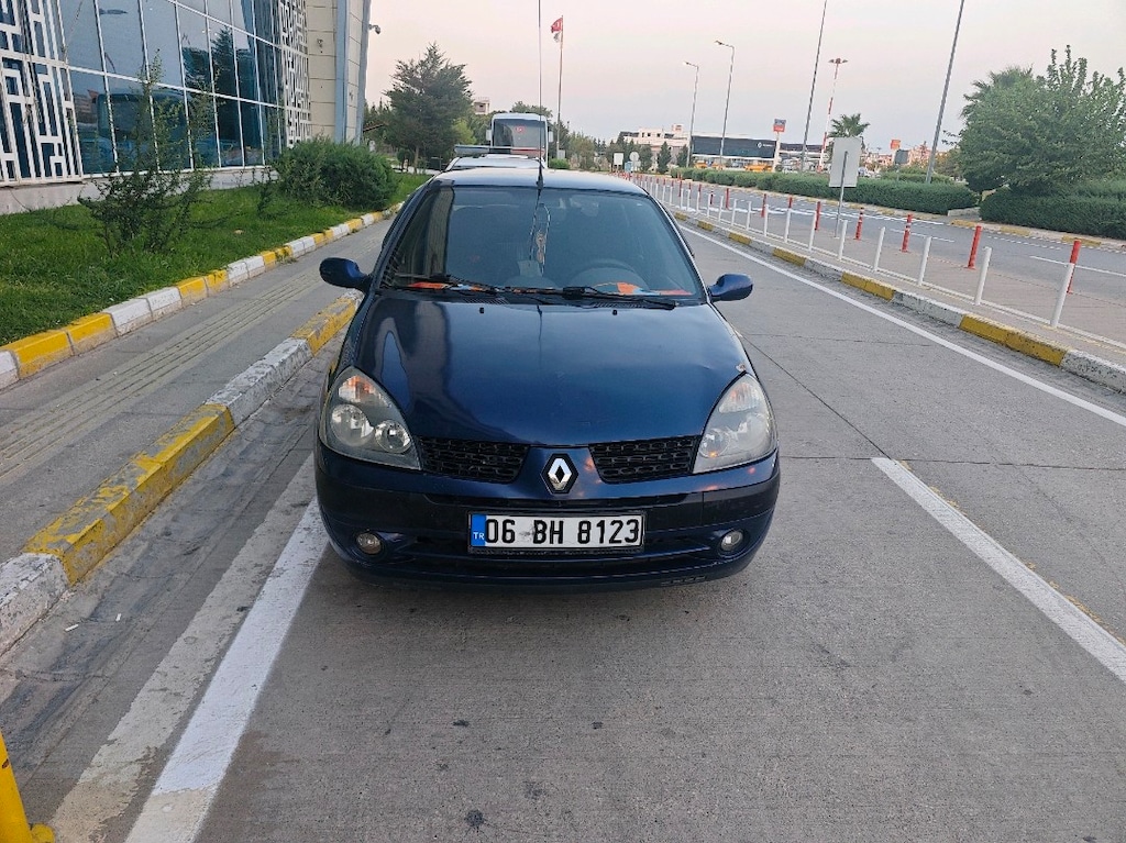 clio 2003 - 2