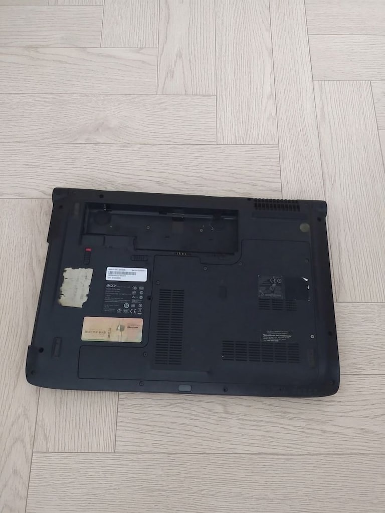 Acer Laptop | 4 GB RAM | 1 GB Ekran Kartı | Şarj Aletli | 500 GB - 2