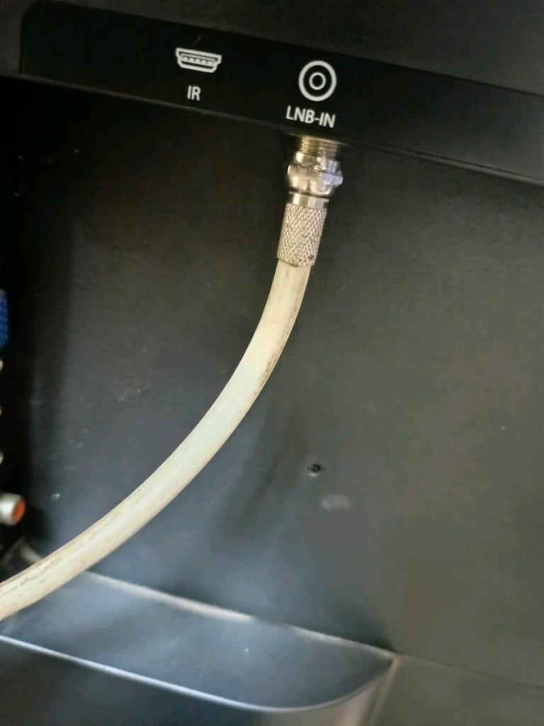 AXEN UYDU ALICI 82 EKRAN TV ÇOK TEMİZ NAKLİYE KURULUM GARANTİ VAR - 5