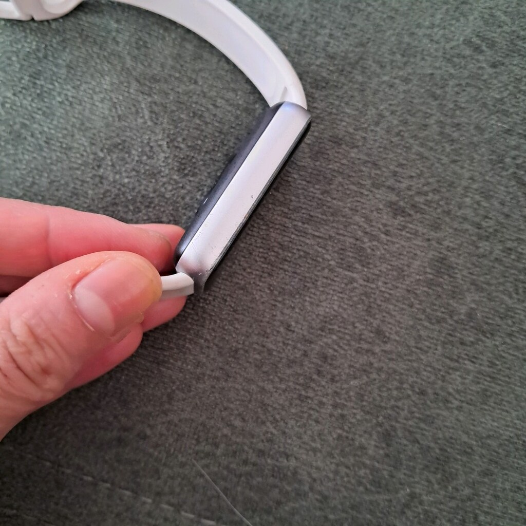 Samsung Galaxy Fit 3 - 7