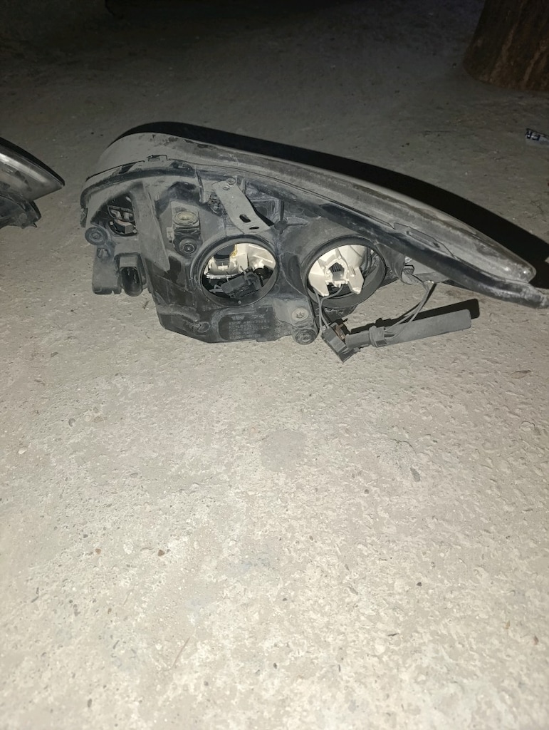 ford fiesta 2006 far takımı orjinal çıkma - 2