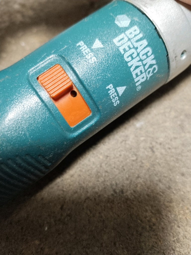ORİJİNAL BLACK&DECKER VİDALAMA MAKİNESİ İÇİNDE PİL YOK DİREK 12 VOLT - 5