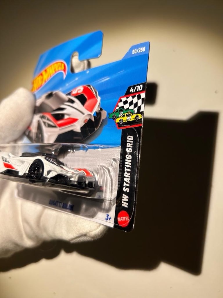 Hot Wheels Bugatti Bolide - 5