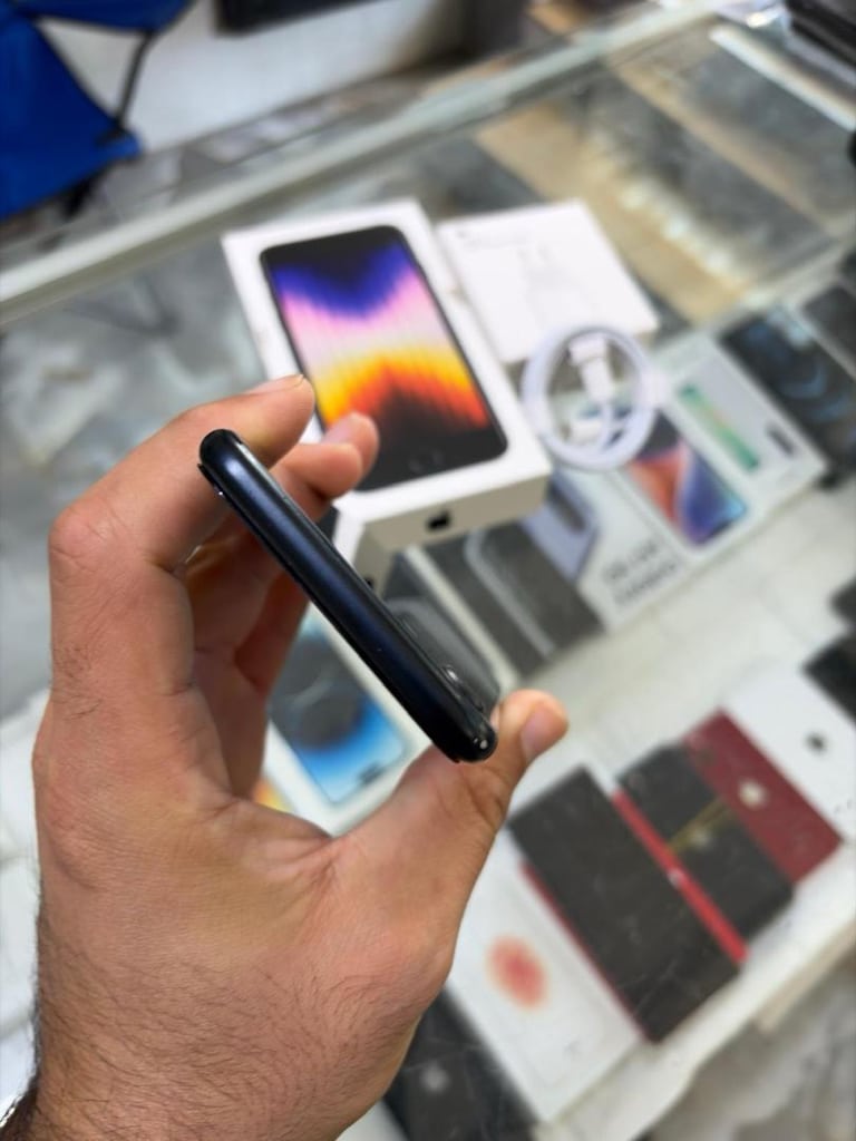 YURTİÇİ İPHONE SE 3.NESİL İOS 18 KUTU FATURALI - 6