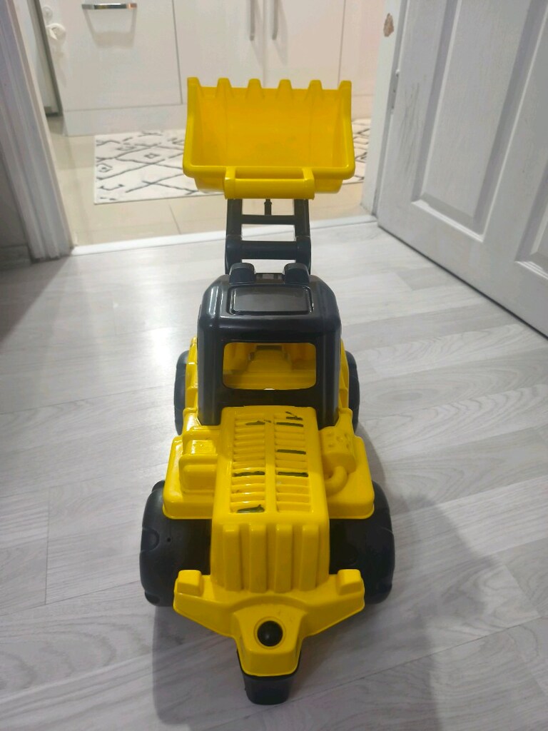 Yeni gibi az kullanılmış çocukların severek oynadığı bir oyuncak - 2