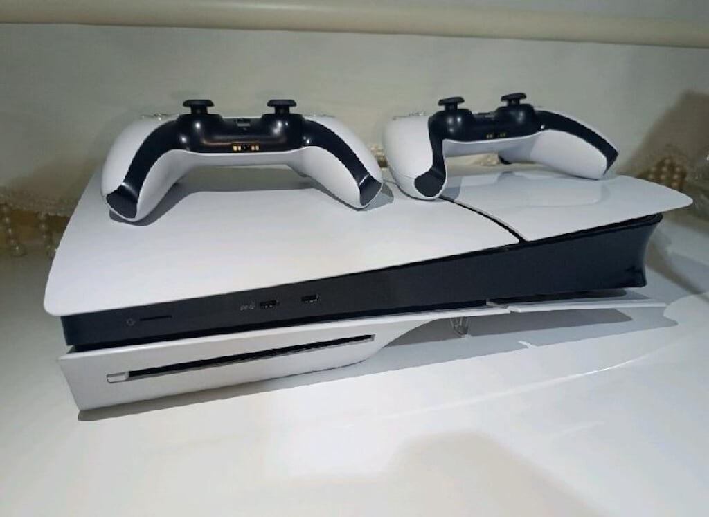 PlayStation 5 Slim - 4