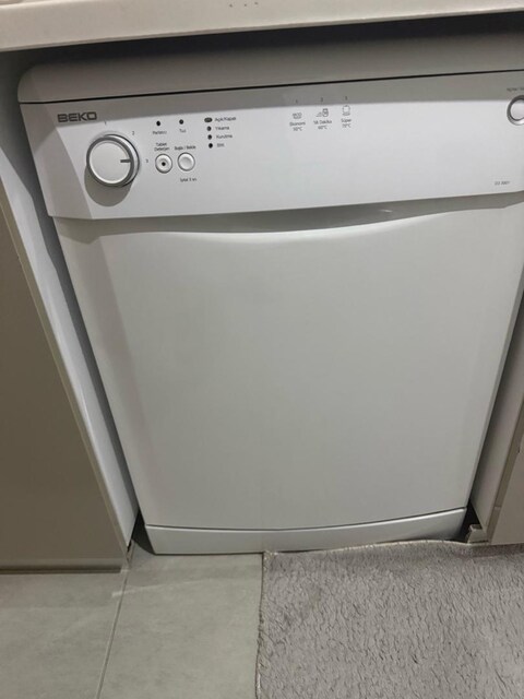 Temiz bulaşık çamaşır ve kurutma makinesi