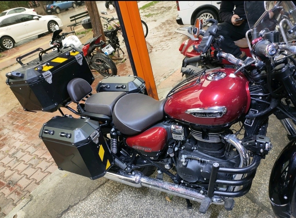 Royal Enfield Meteor 350 - 10