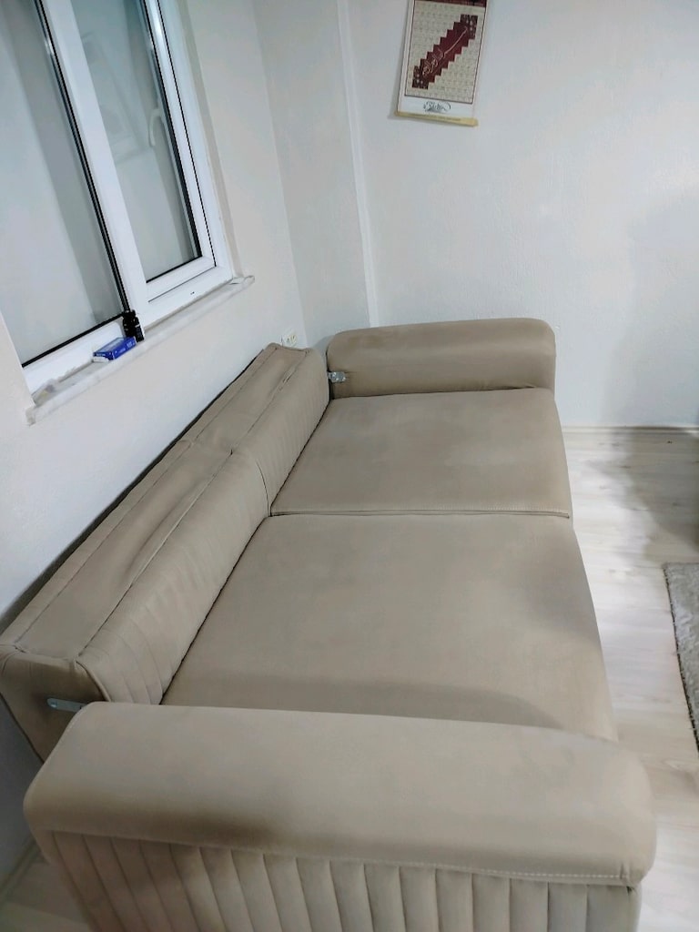 koltuk takımı 3 lü 3 adet en başlıklar dahiln230 cm oturma alanı 180 - 6