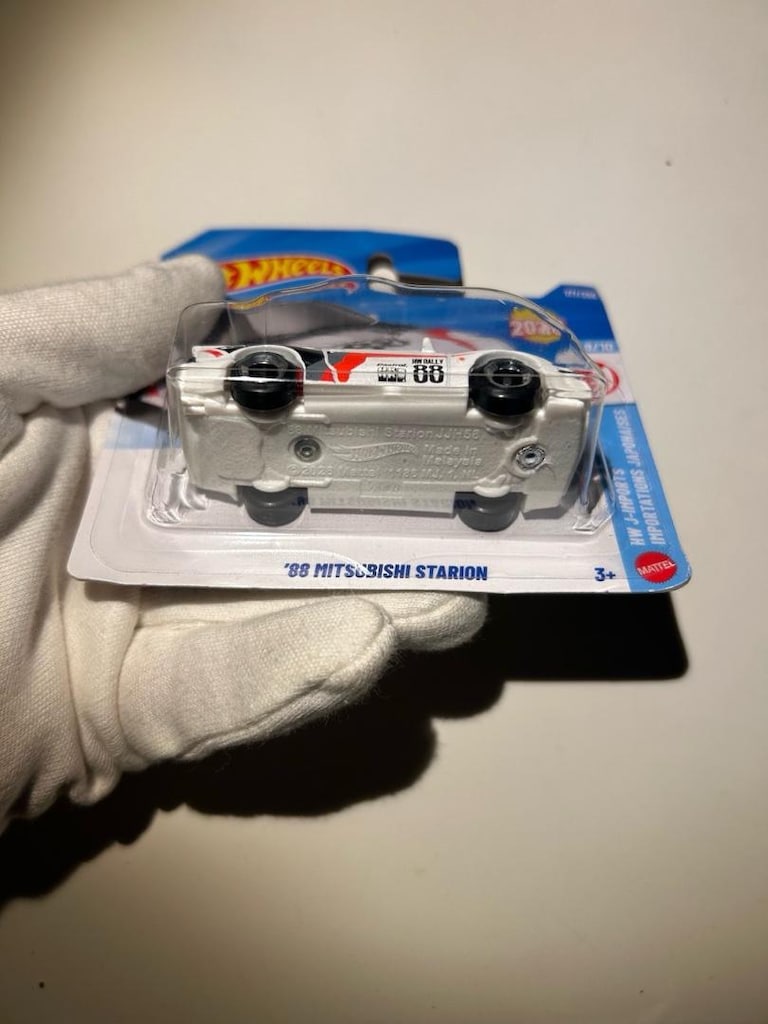 Hot Wheels Mitsubishi Starion - 3