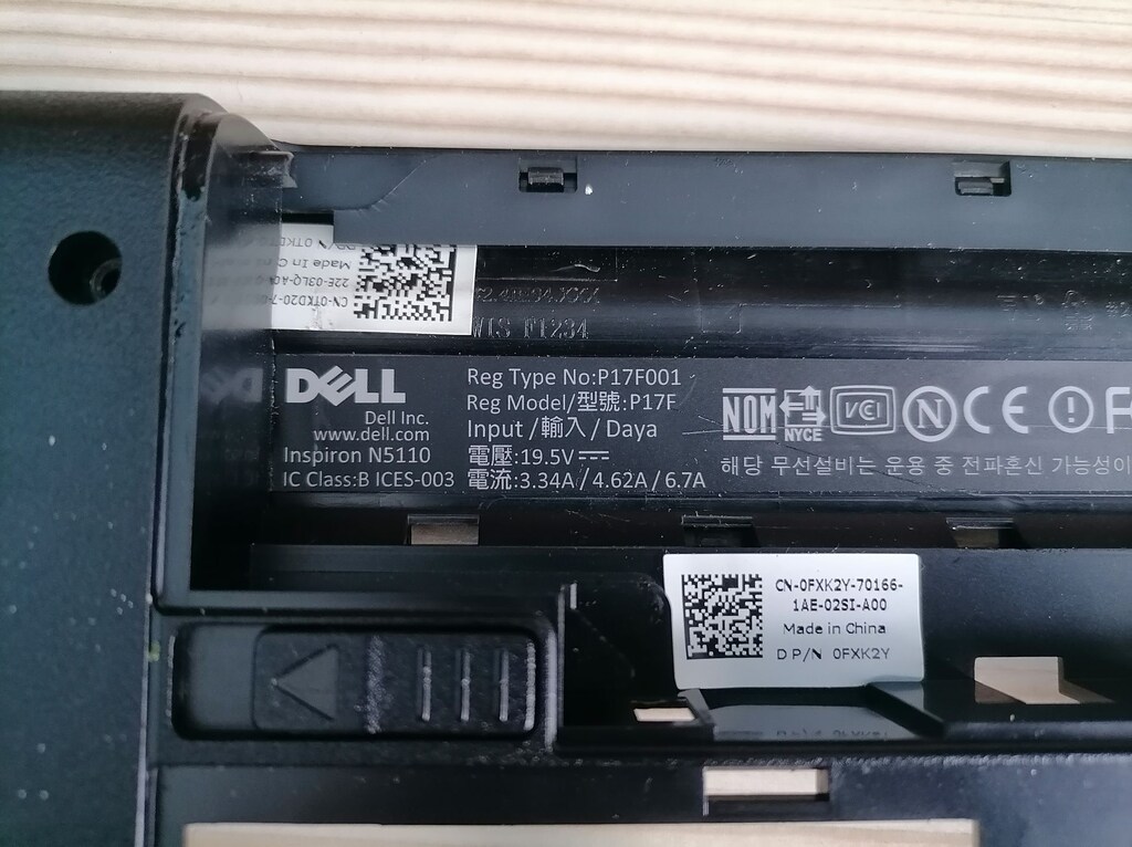Dell 5110 Alt kasa kusurlu - 4