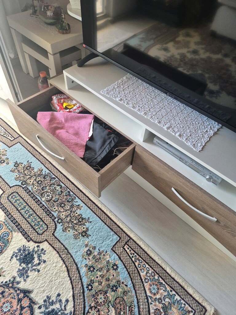 tv ünitesi satılık kırık çizik yok yeni sayılır.. - 2