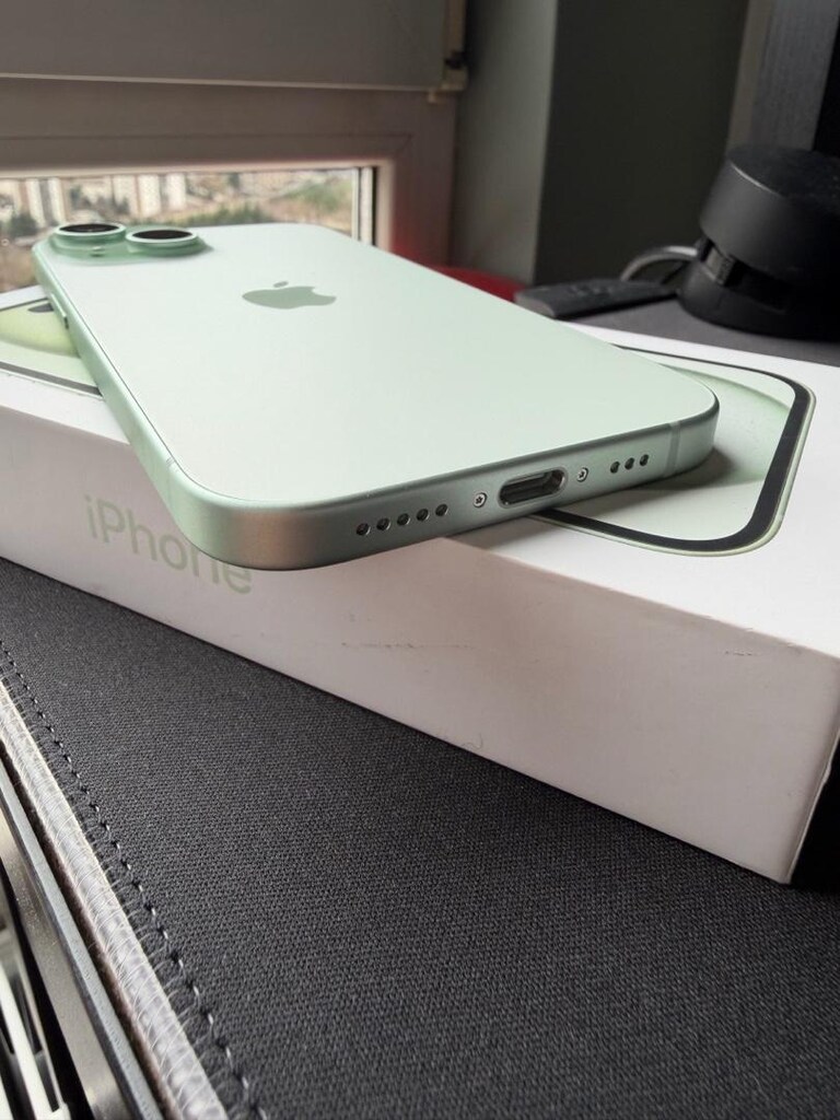 Hatasız iPhone 15 128GB Green - 4