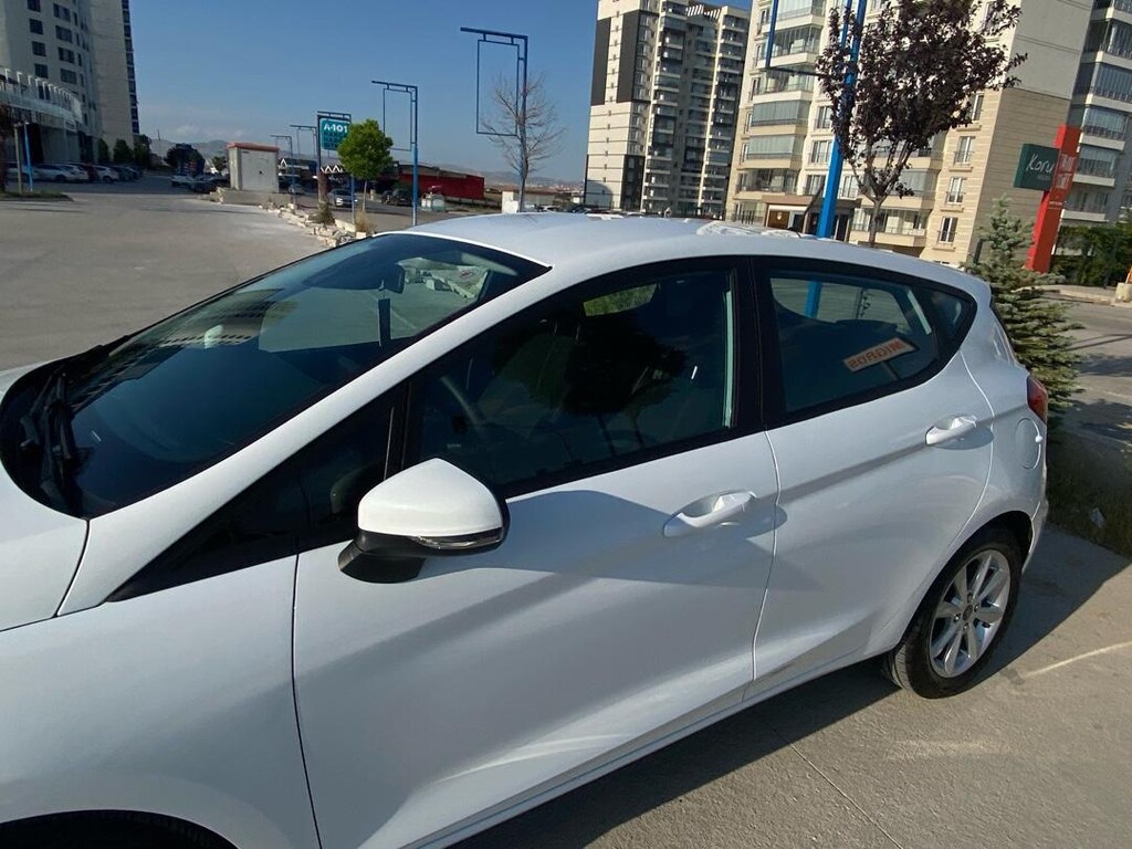 TEMİZ FORD FİESTA - 4