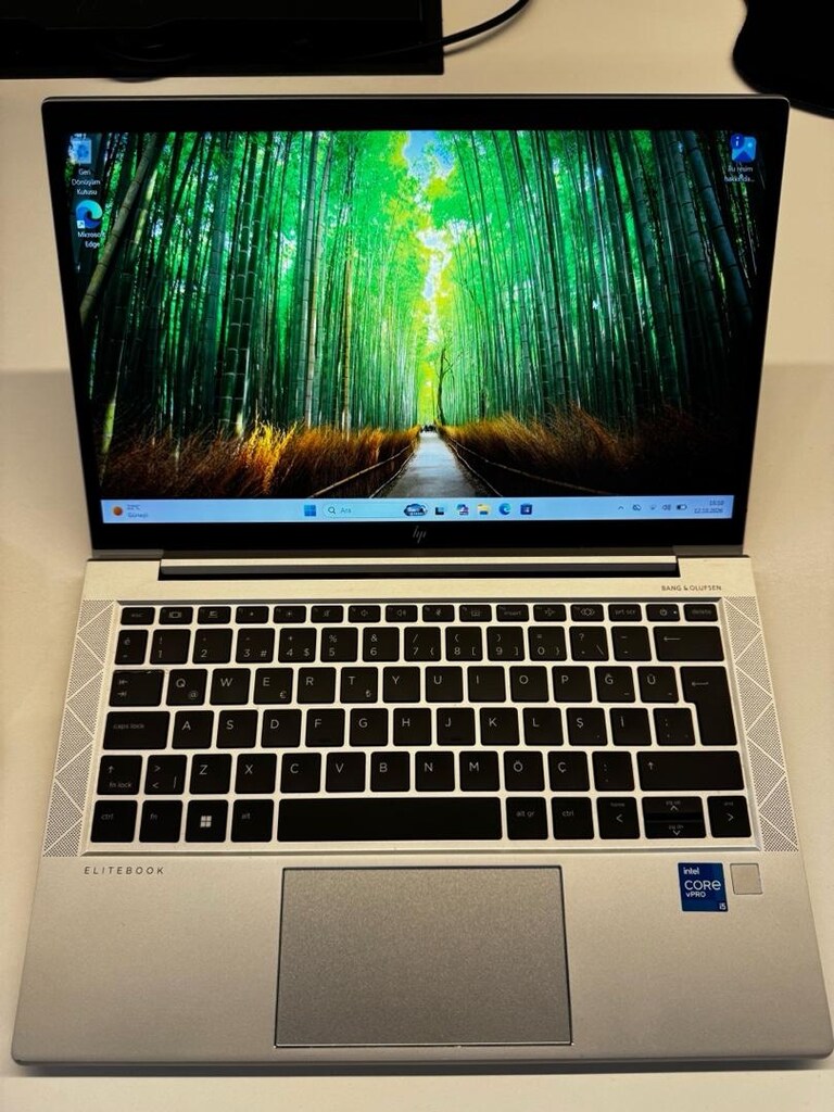 HP Elitebook 830 G8 - 2
